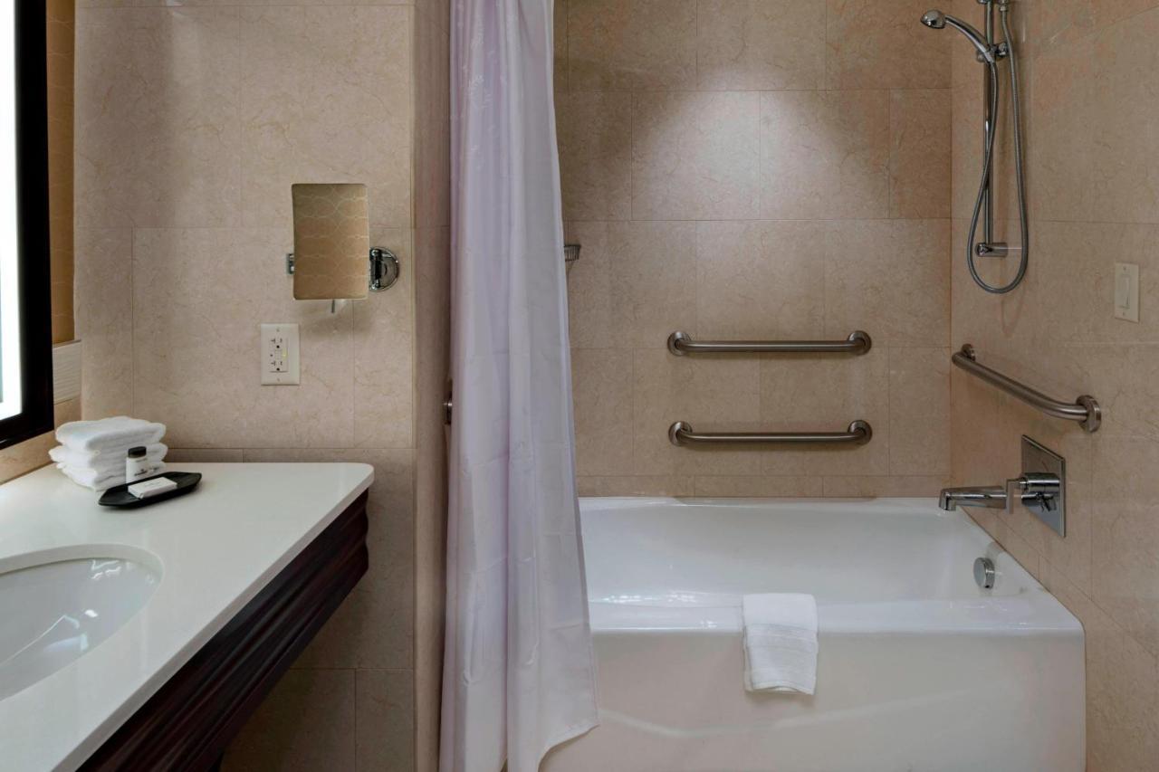 Sheraton Austin & Conference Center Hotel 4*